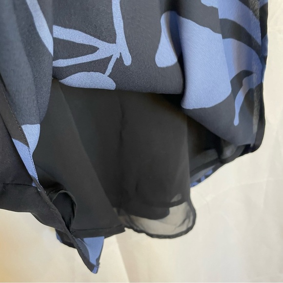 ANN TAYLOR LOFT Women’s Navy Blue Floral Sleeveless Strappy Blouse Size XXSP - Picture 6 of 9